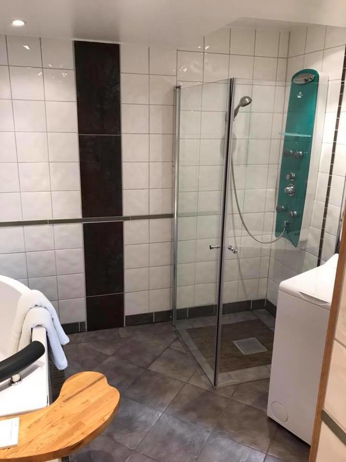 Kisa Waerdshus & Hotell Екстер'єр фото
